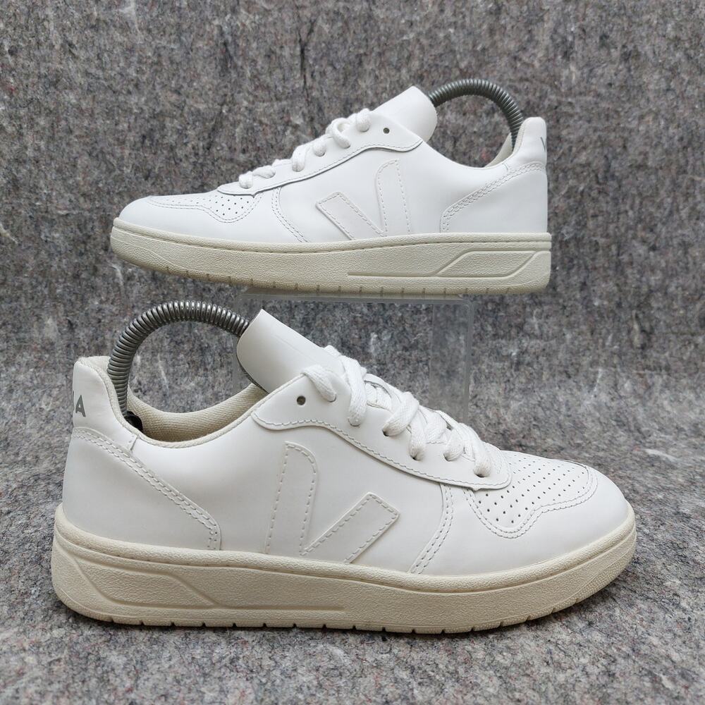 VEJA V-10 Women's Sneakers White Size 7 Low Top Casual Walking Twee Chic